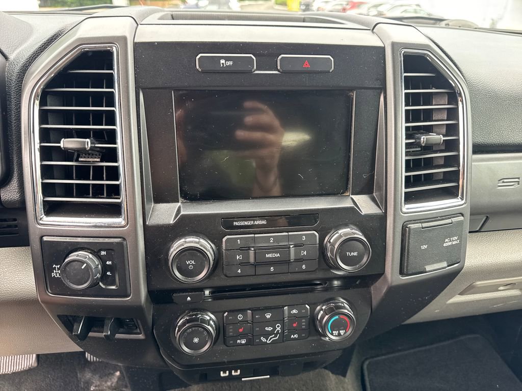 Used 2017 Ford F250 XLT w/ XLT Premium Package AWD/4WD image 25