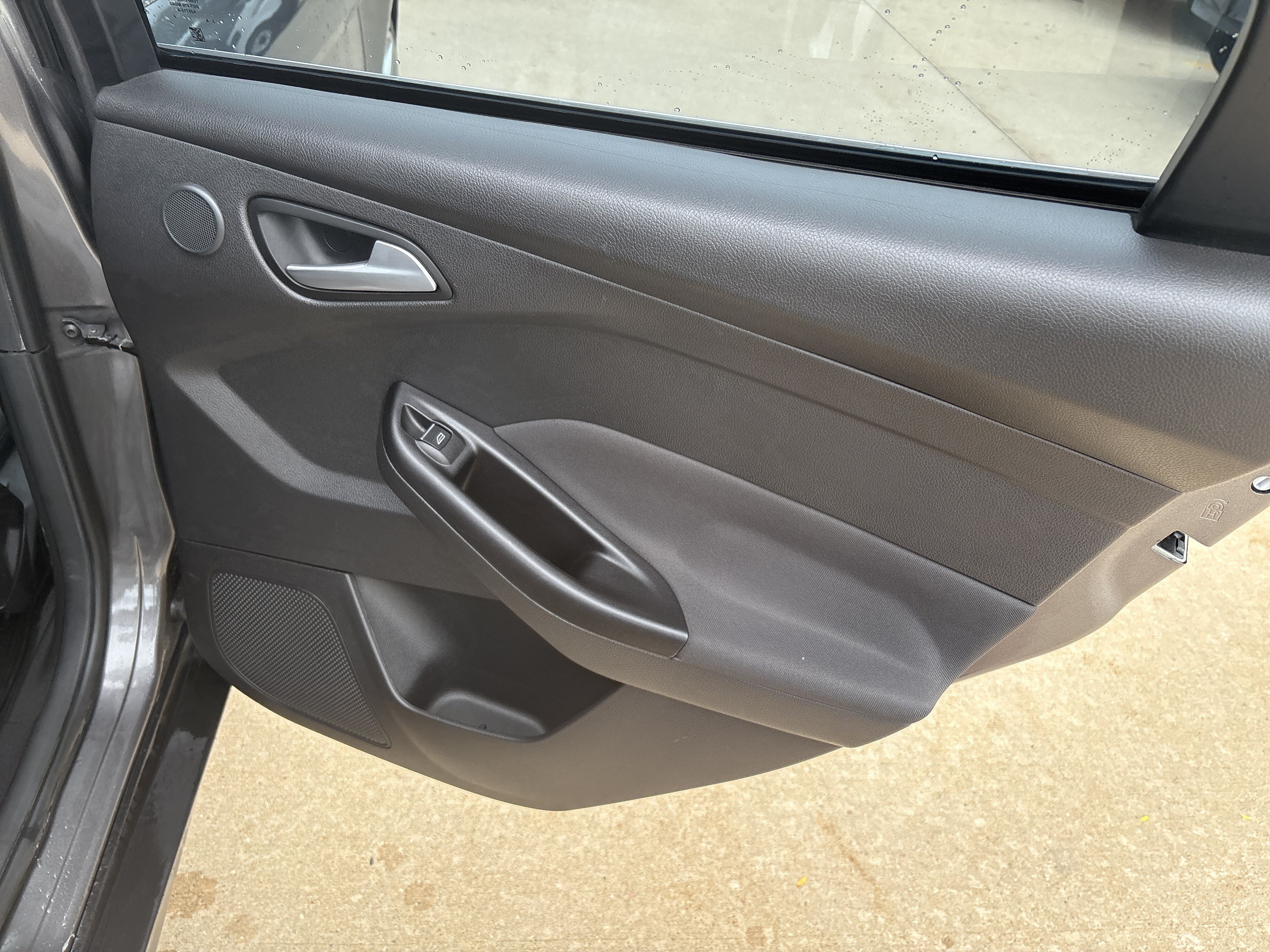 Used 2013 Ford Focus Titanium w/ Titanium Handling Pkg FWD image 18