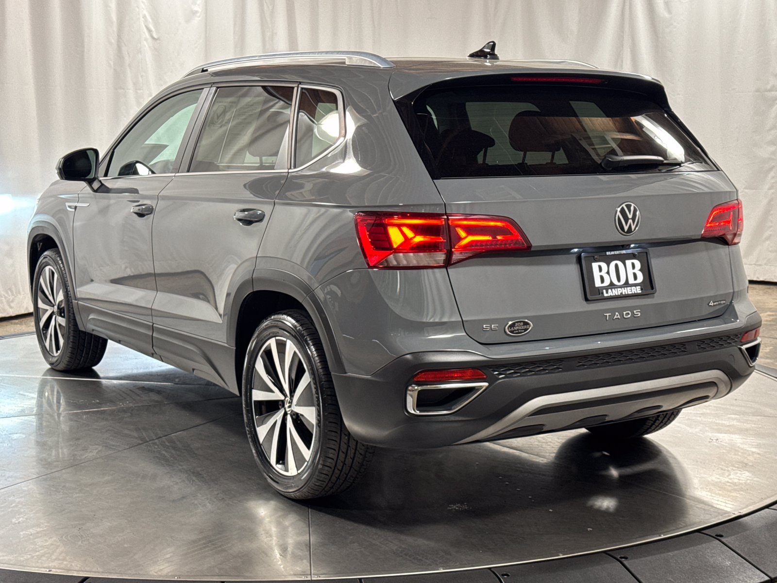 Used 2023 Volkswagen Taos SE w/ Panoramic Sunroof Package AWD/4WD image 9