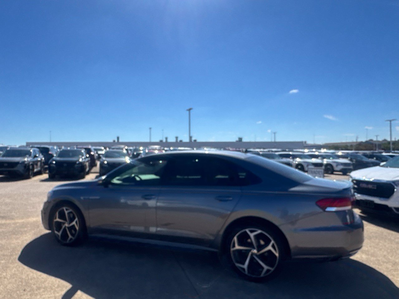Used 2022 Volkswagen Passat 2.0T R-Line FWD image 16