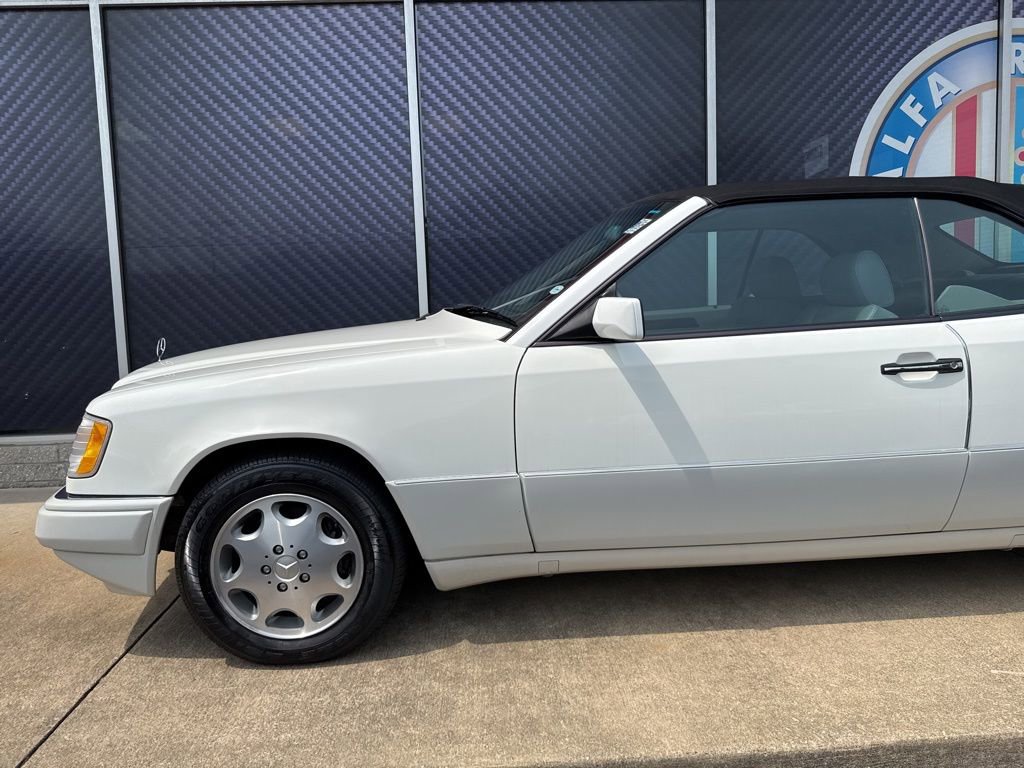 Used 1995 Mercedes-Benz E 320 Convertible image 13