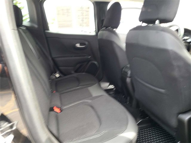 Used 2023 Jeep Renegade Latitude w/ Premium Group image 19