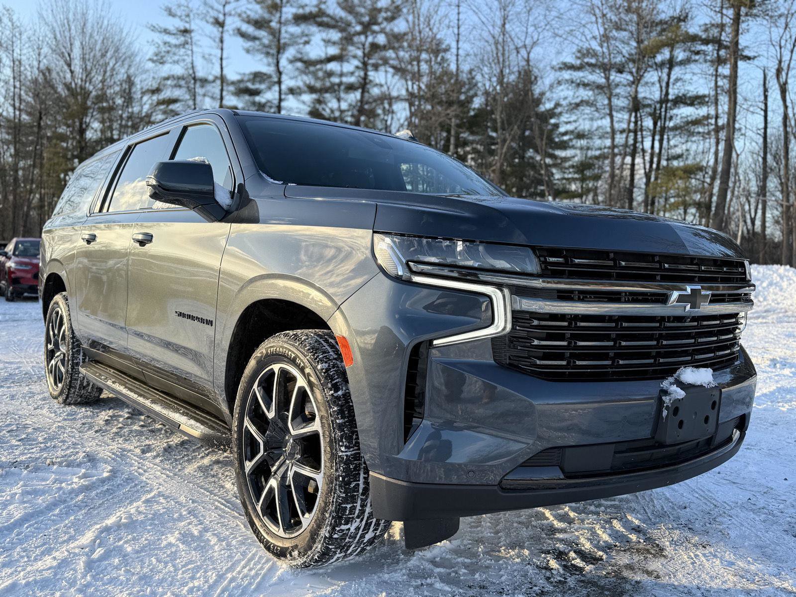 Used 2021 Chevrolet Suburban RST w/ Luxury Package image 3