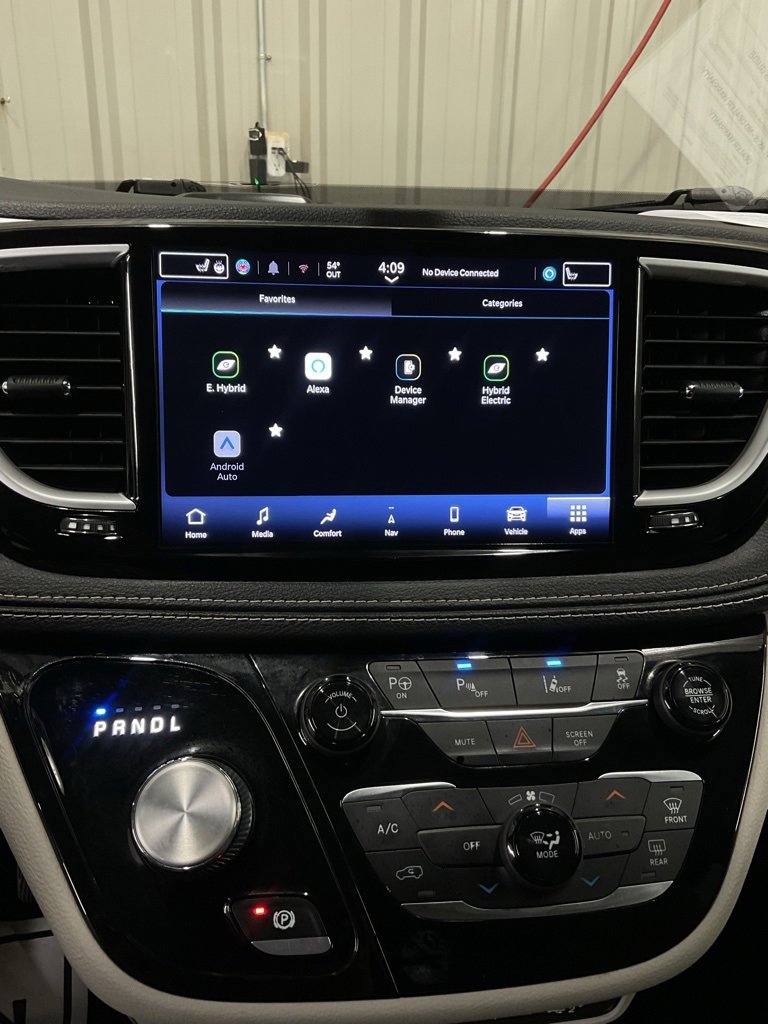 Used 2021 Chrysler Pacifica Touring-L image 19