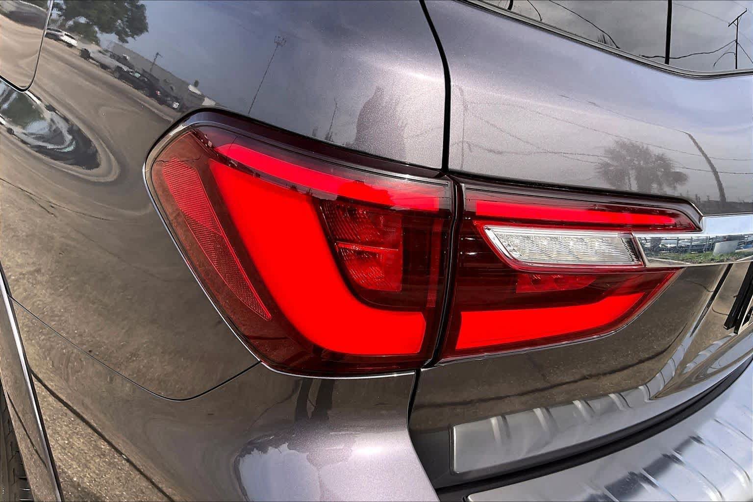 Used 2023 INFINITI QX80 Luxe w/ Cargo Package RWD image 29