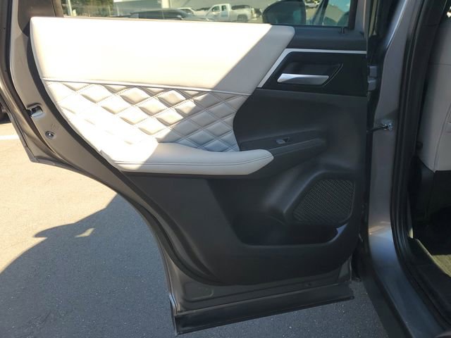 Used 2022 Mitsubishi Outlander SEL image 11