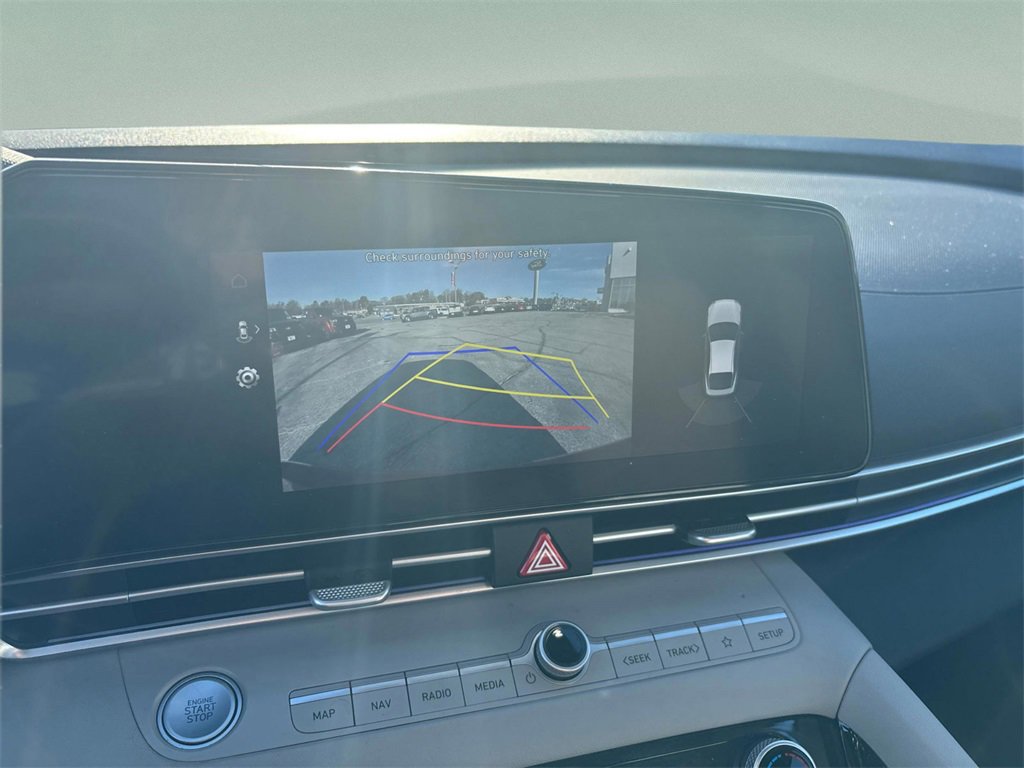 Used 2023 Hyundai Elantra Limited w/ Cargo Package image 22