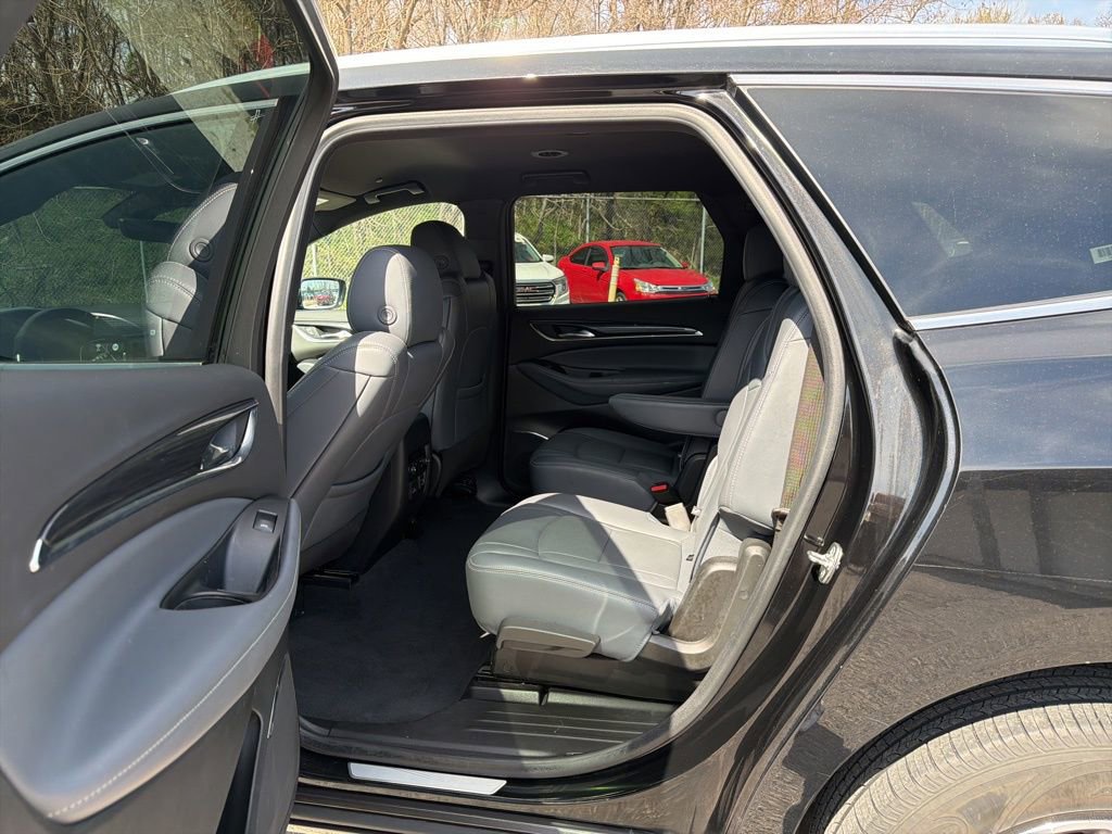Used 2024 Buick Enclave Premium image 10