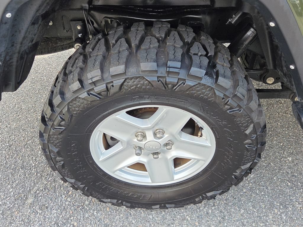Used 2022 Jeep Gladiator Sport AWD/4WD image 40
