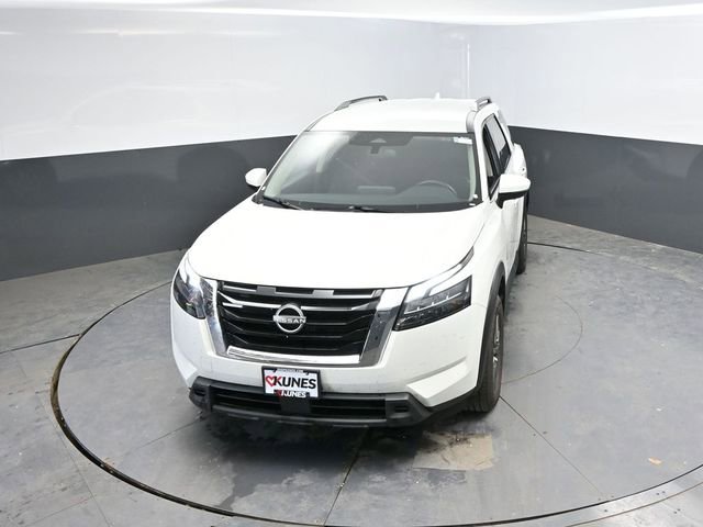 Used 2025 Nissan Pathfinder SV AWD/4WD image 30