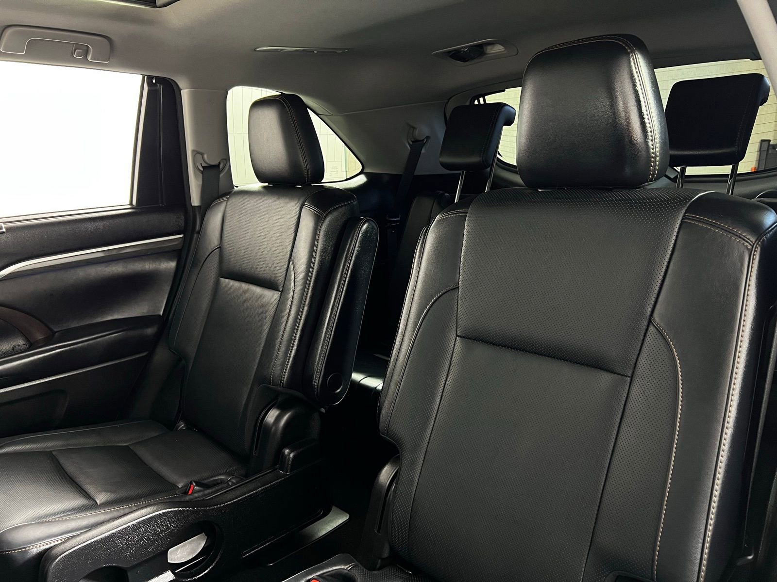 Used 2018 Toyota Highlander Limited Platinum image 26