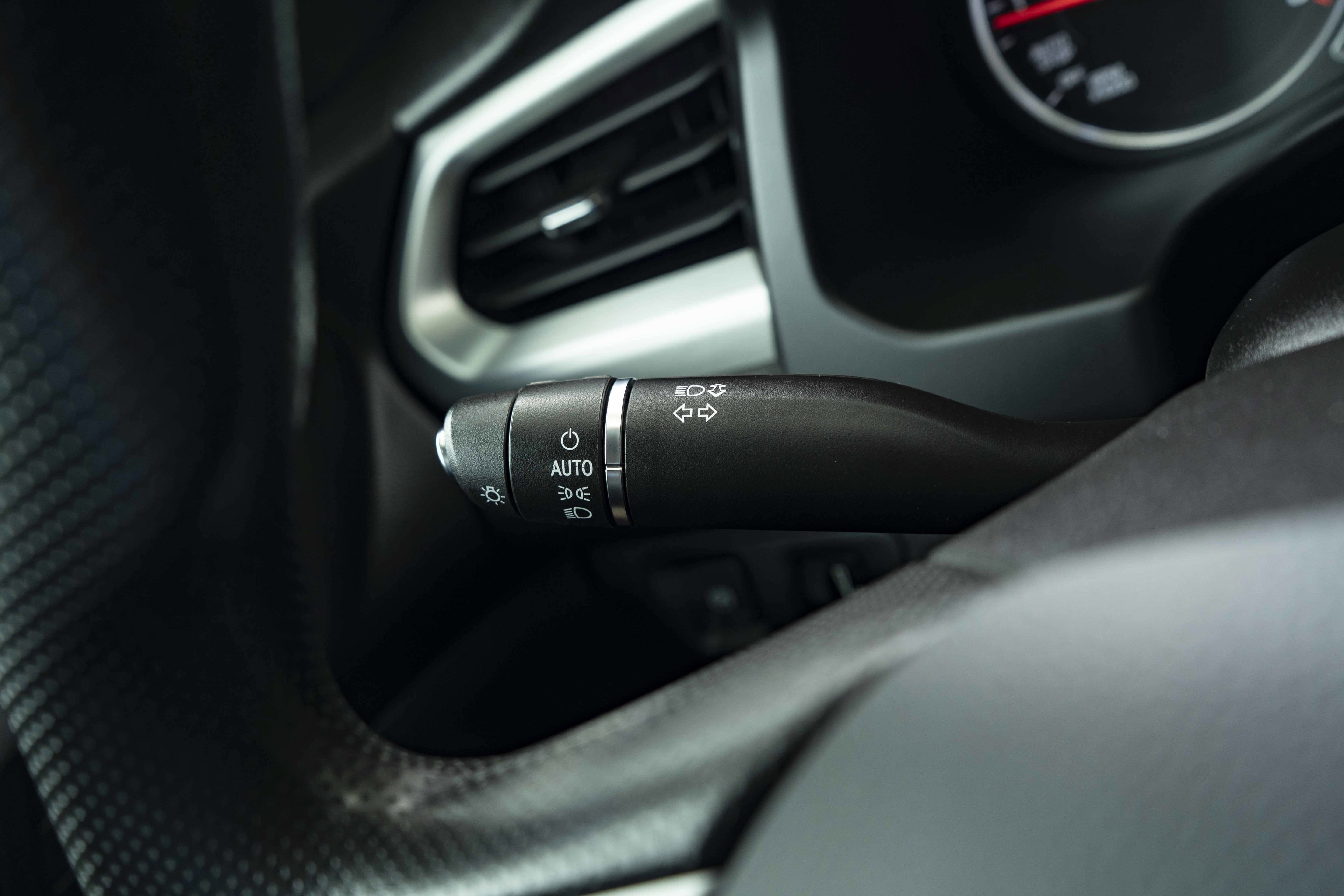 Used 2021 GMC Acadia SLE FWD image 23
