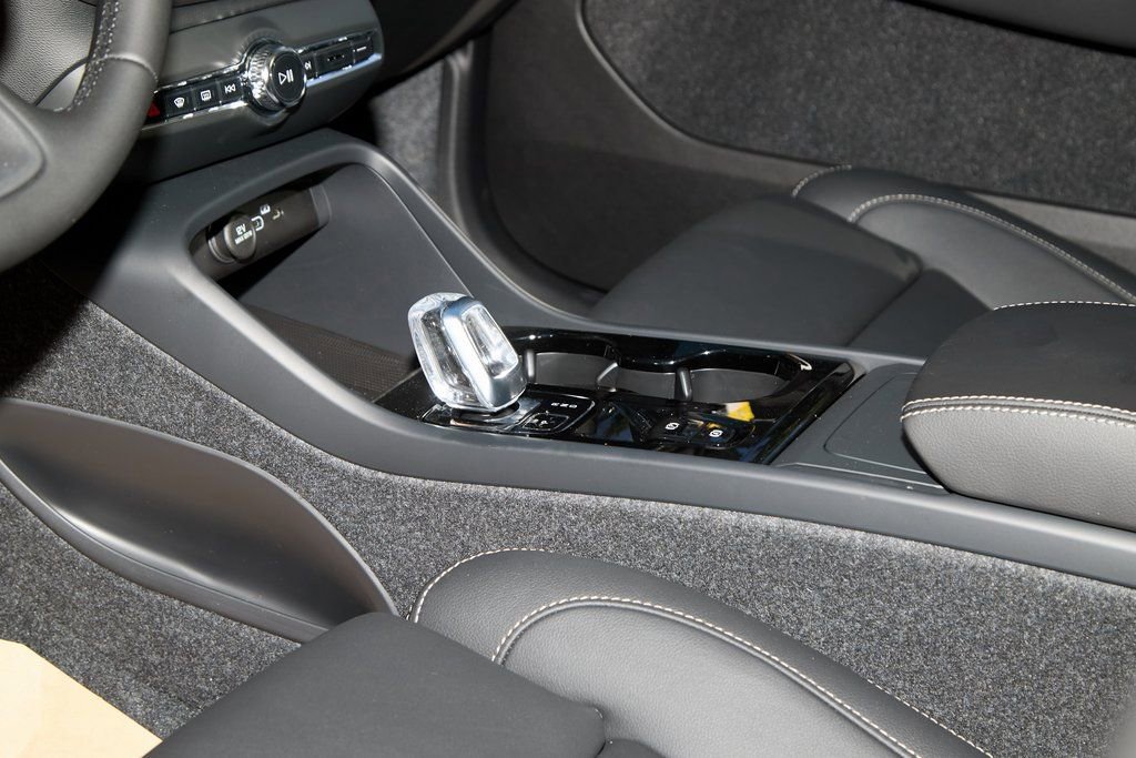 New 2026 Volvo XC40 B5 Ultra w/ Climate Package image 16