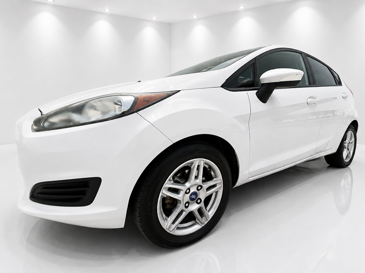 Used 2019 Ford Fiesta SE FWD image 1