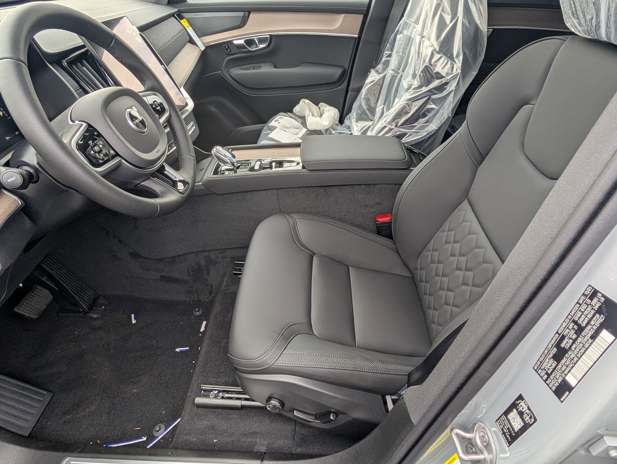 New 2026 Volvo XC90 B6 Plus w/ Protection Package Premier image 9