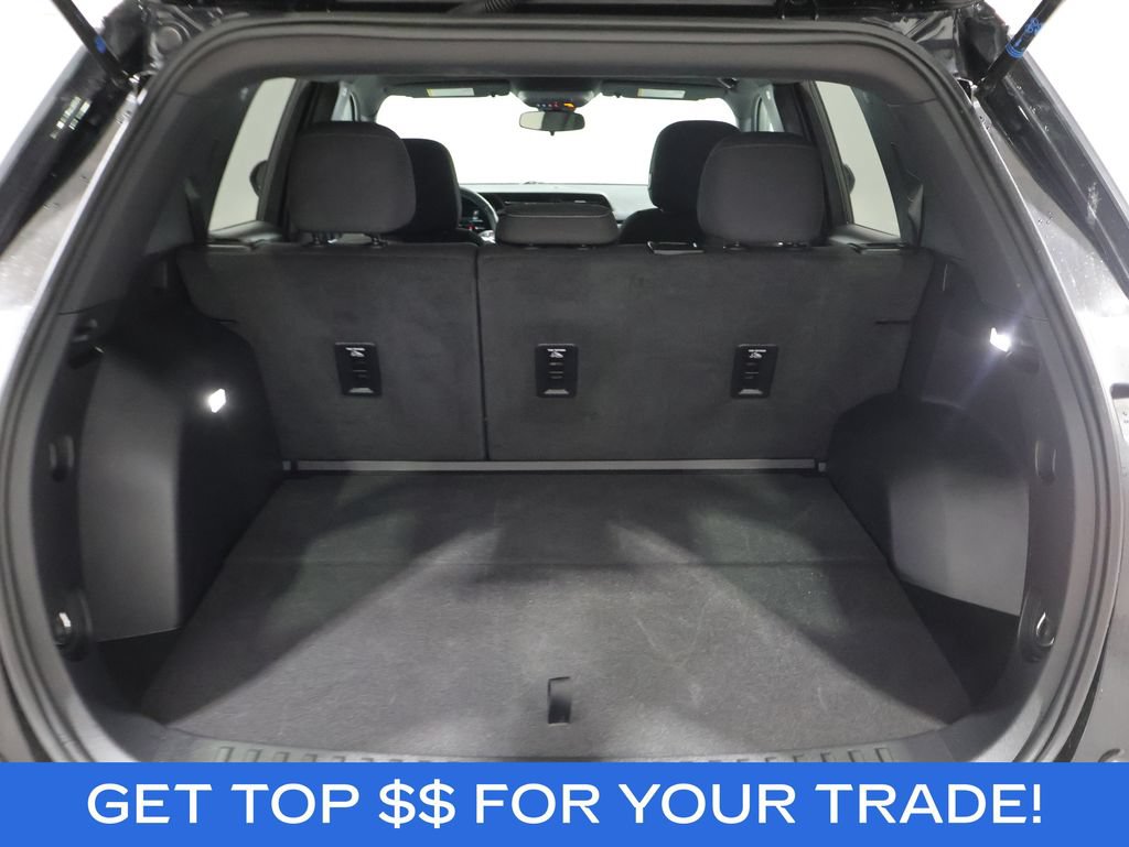 Used 2025 GMC Terrain Elevation AWD/4WD image 4
