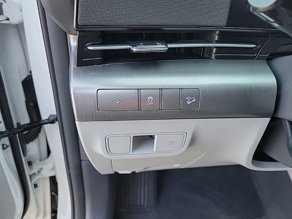Used 2024 Hyundai Kona SEL AWD/4WD image 28