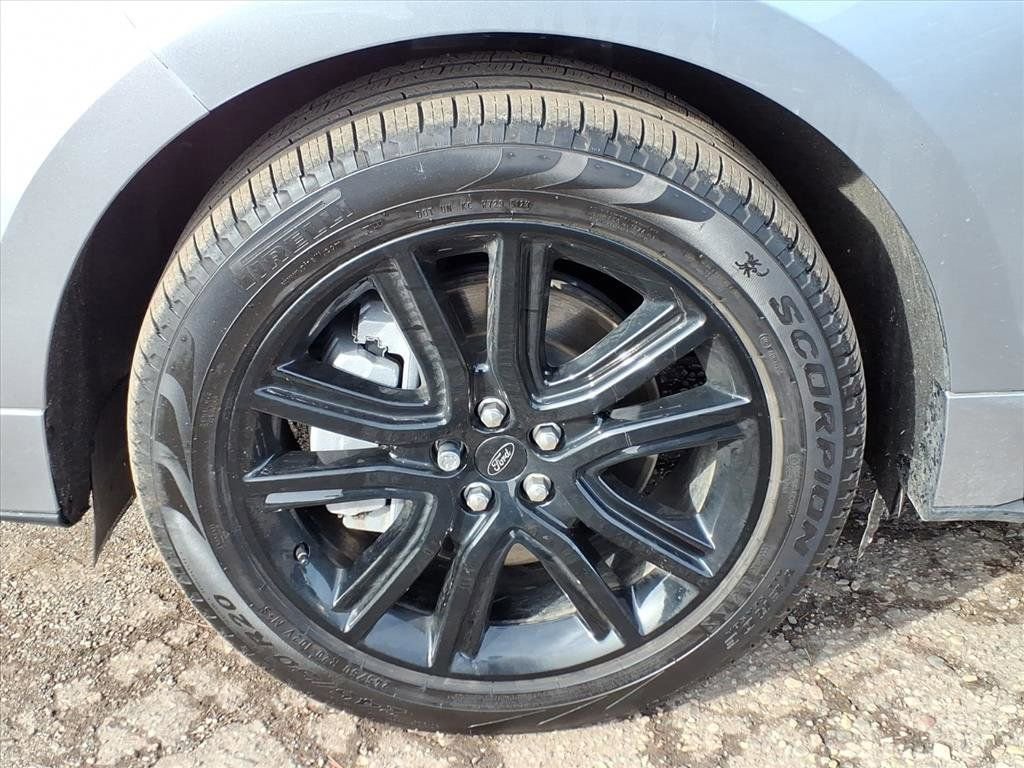 Used 2024 Ford Edge ST-Line image 9