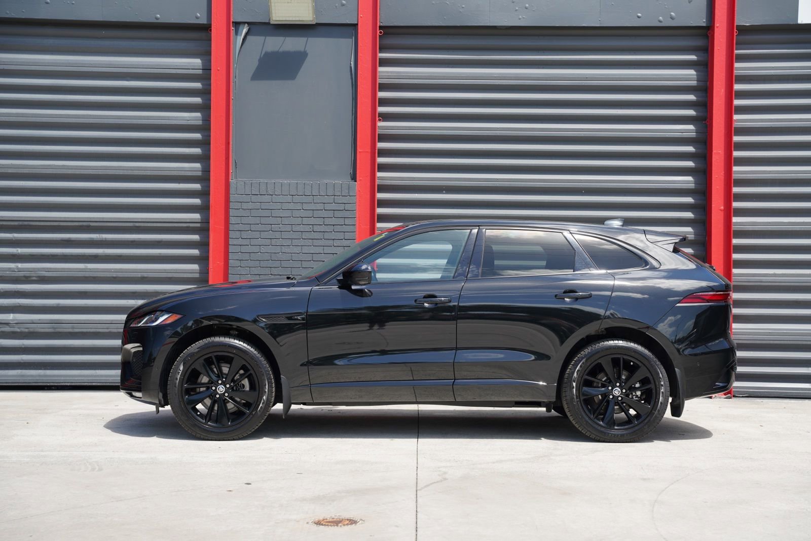 Used 2026 Jaguar F-PACE R-Dynamic S image 6