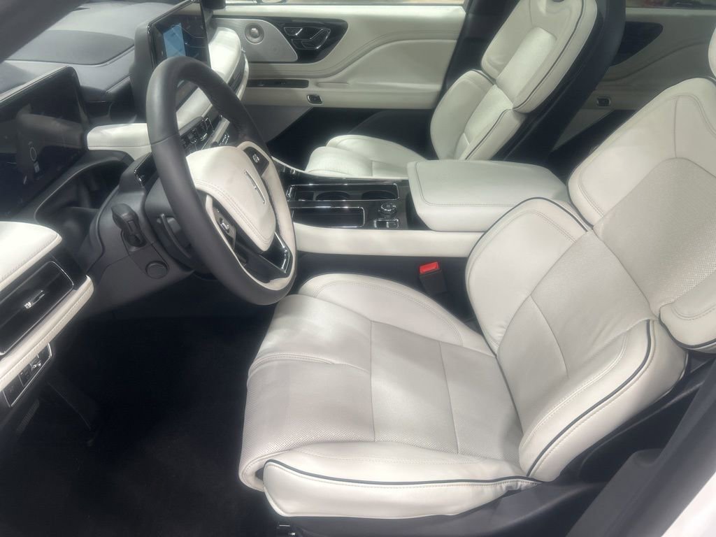New 2025 Lincoln Aviator Black Label w/ Black Label Special Edition image 9
