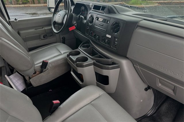 Used 2016 Ford E-350 and Econoline 350 Super Duty image 13
