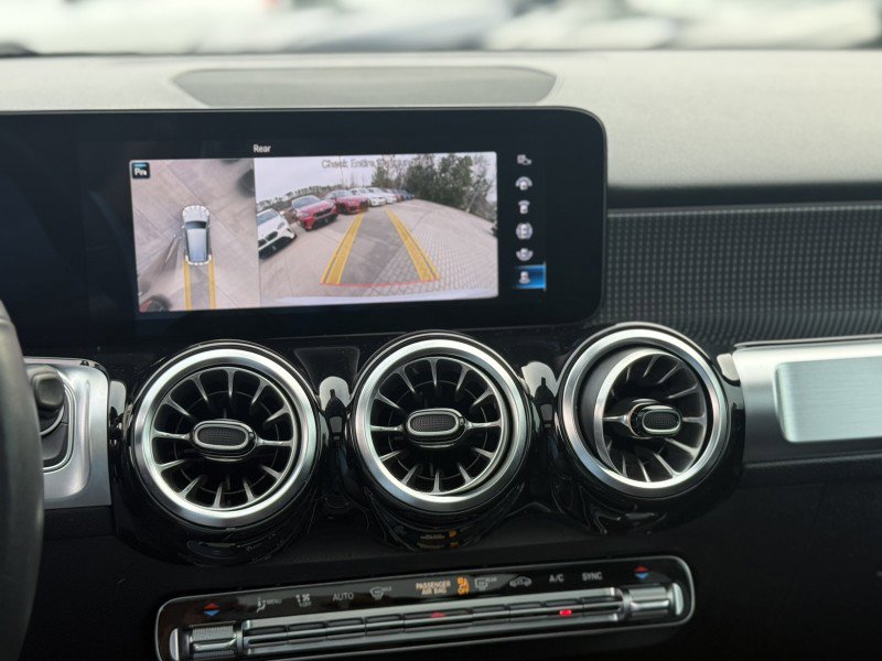 Used 2022 Mercedes-Benz GLB 250 4MATIC image 29