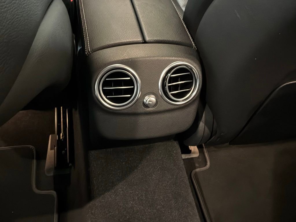 Used 2015 Mercedes-Benz C 300 Sedan image 5