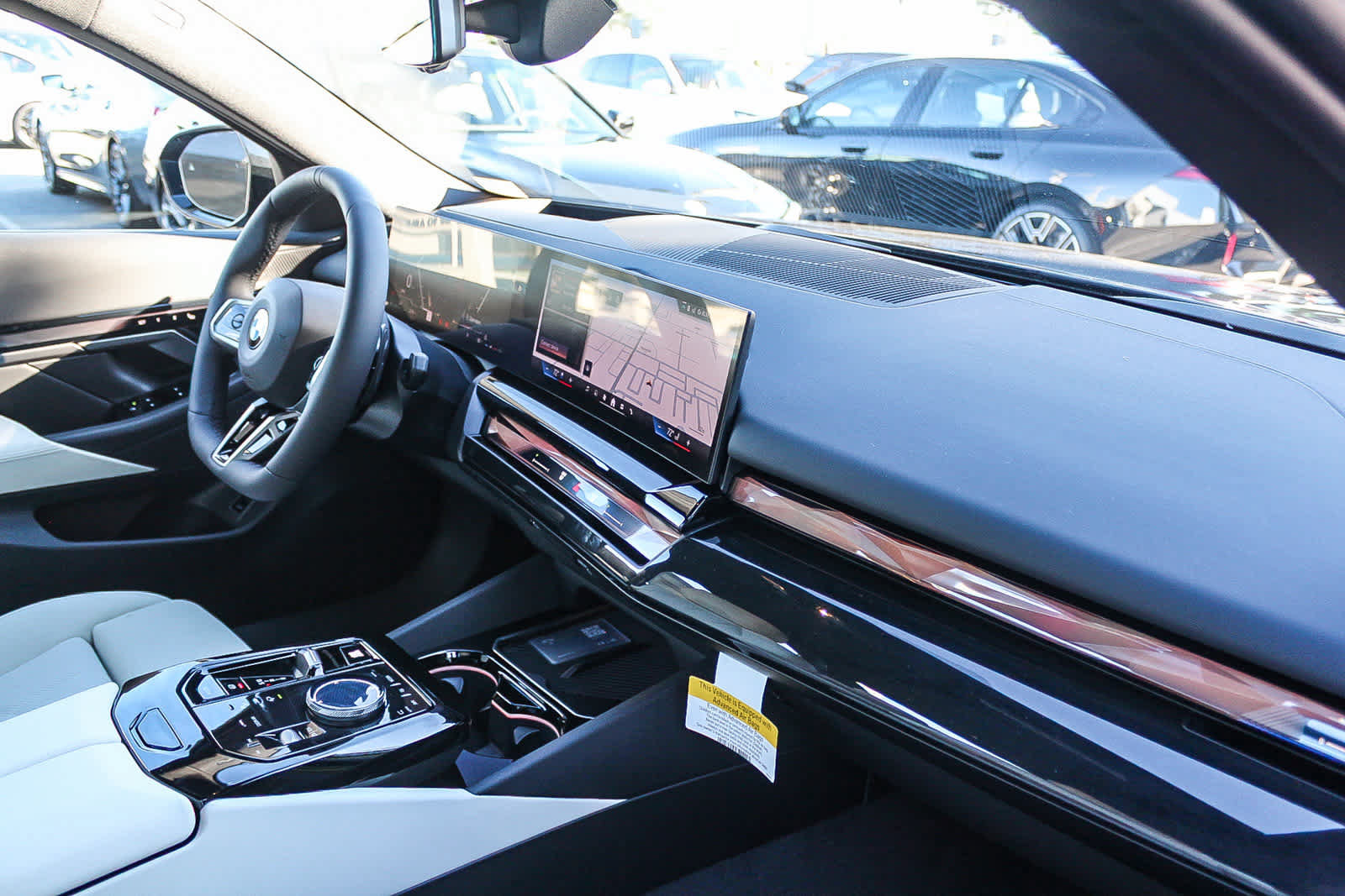 Used 2026 BMW 530i w/ M Sport Package RWD image 16