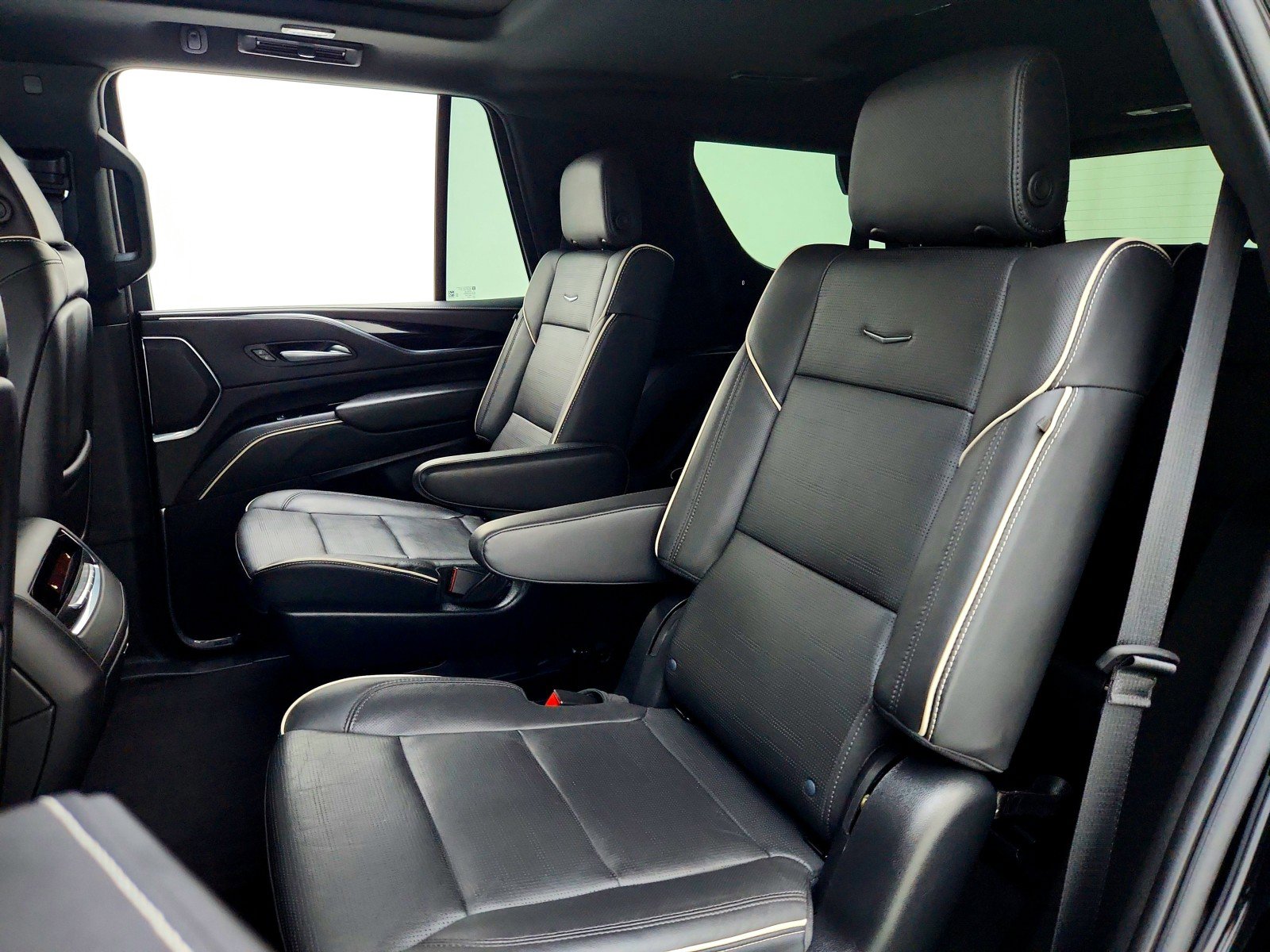 Used 2023 Cadillac Escalade Sport w/ LPO, ONYX Package image 22