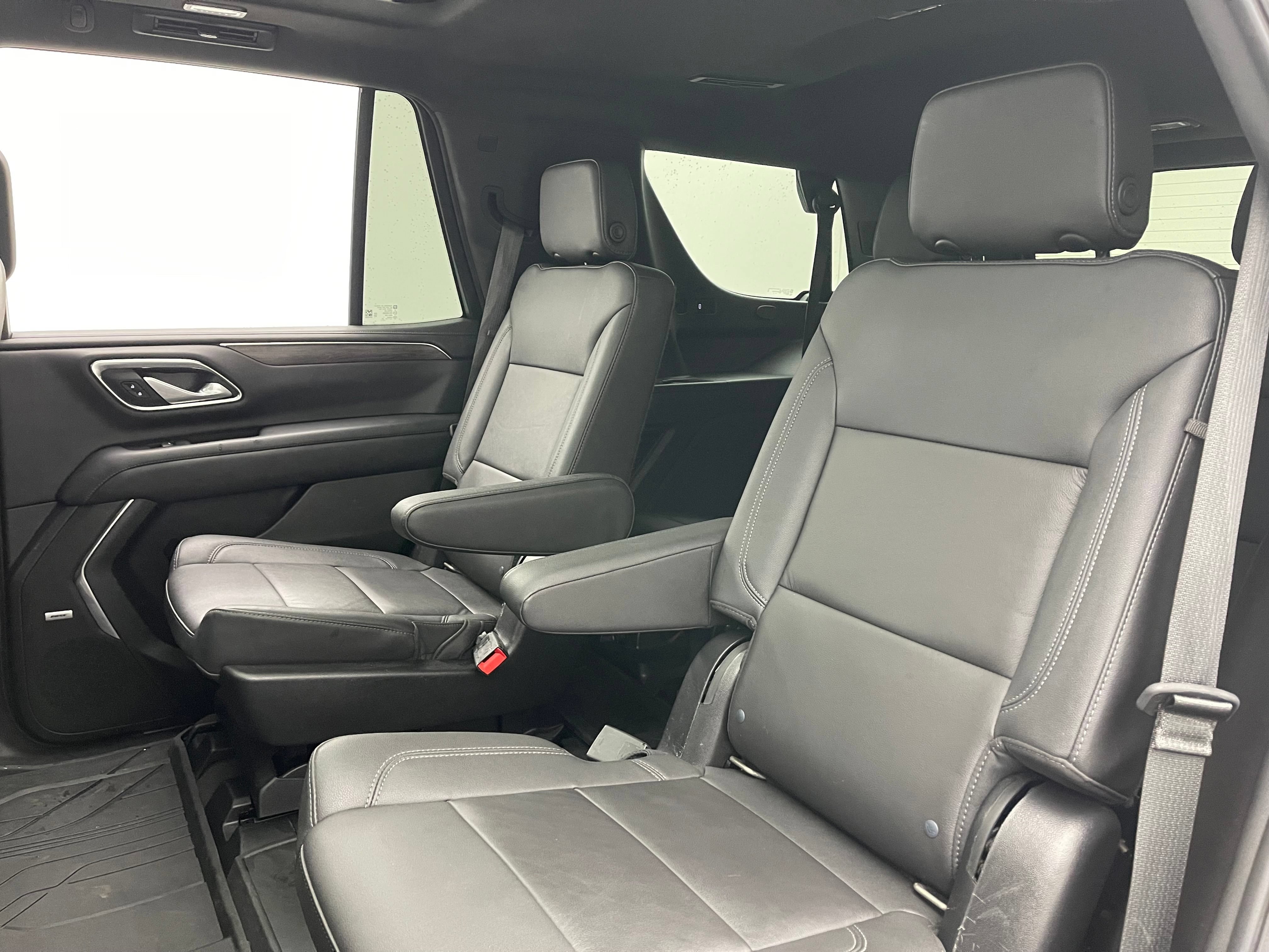 Used 2022 Chevrolet Tahoe Z71 w/ Z71 Off-Road Package AWD/4WD image 45