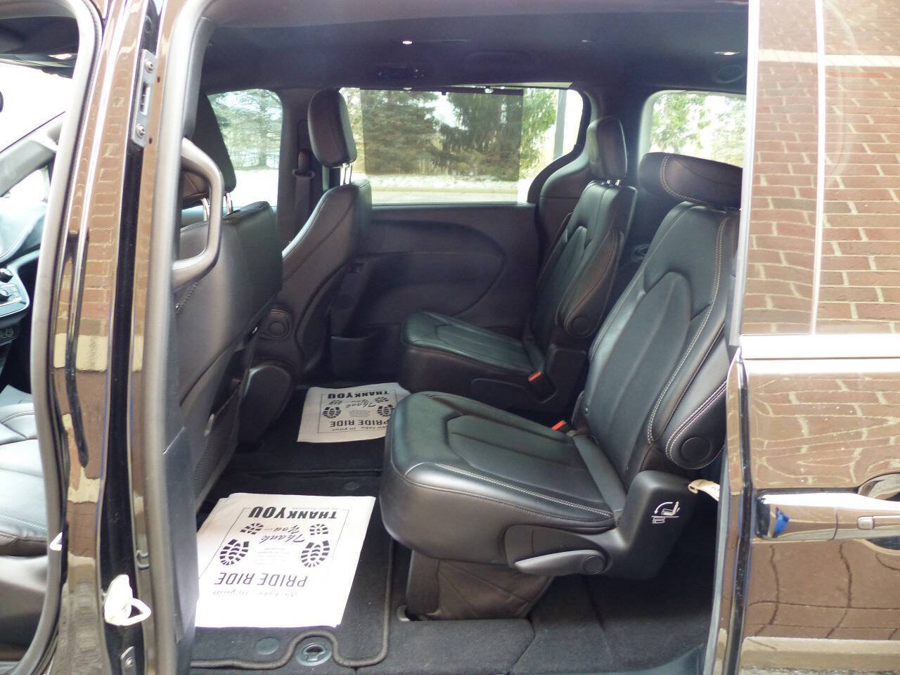 Used 2025 Chrysler Pacifica Select FWD image 23