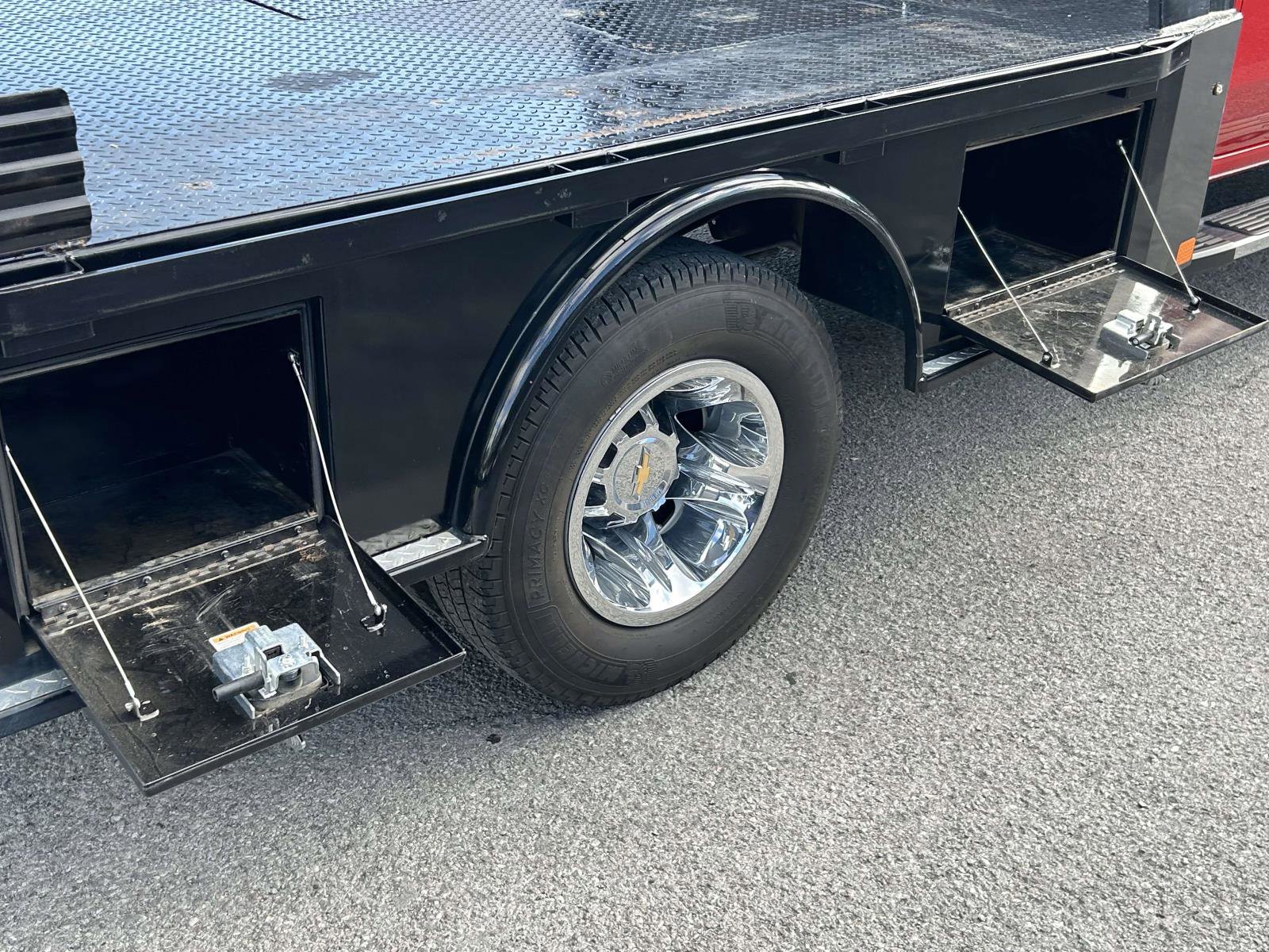 Used 2024 Chevrolet Silverado 3500 LT w/ Convenience Package image 16