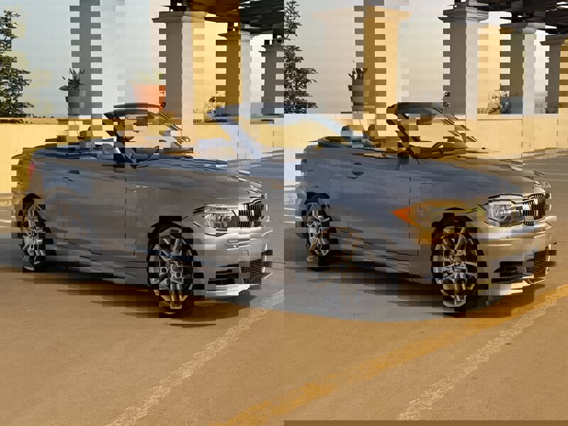 Used 2012 BMW 135i Convertible image 4