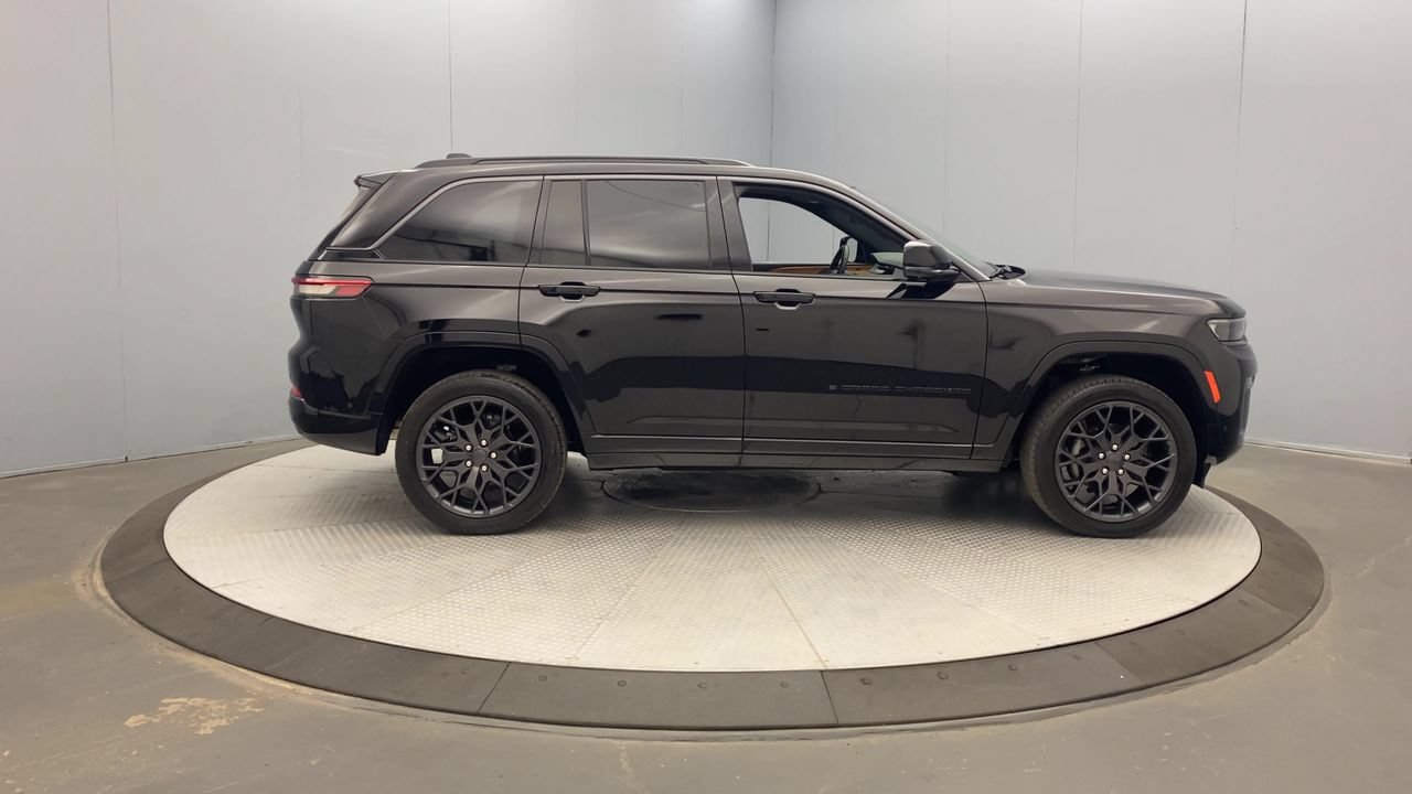 Used 2026 Jeep Grand Cherokee Summit w/ Obsidian Package AWD/4WD image 6