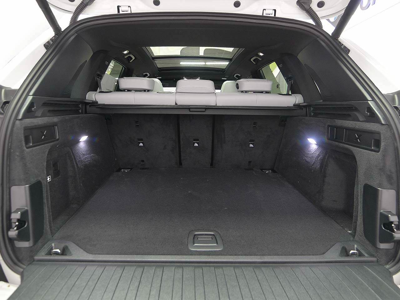 Used 2026 BMW X5 xDrive40i w/ Premium Package AWD/4WD image 12