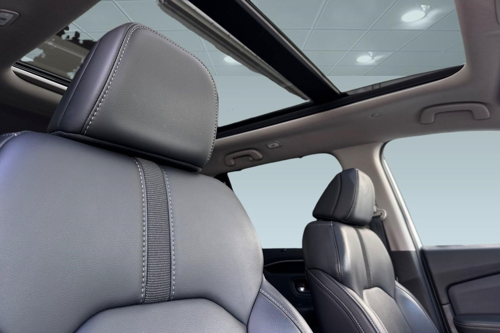 Certified 2023 Honda Pilot Touring image 23