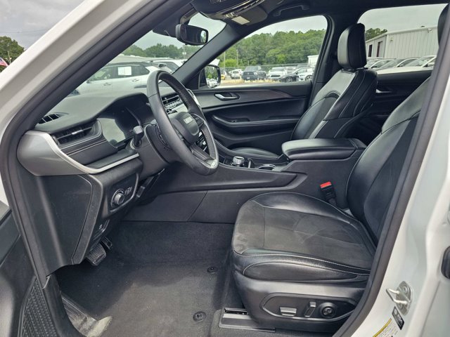 Used 2024 Jeep Grand Cherokee Altitude AWD/4WD image 16