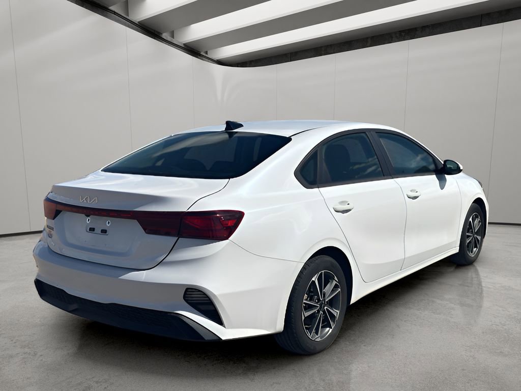 Used 2023 Kia Forte LXS image 5