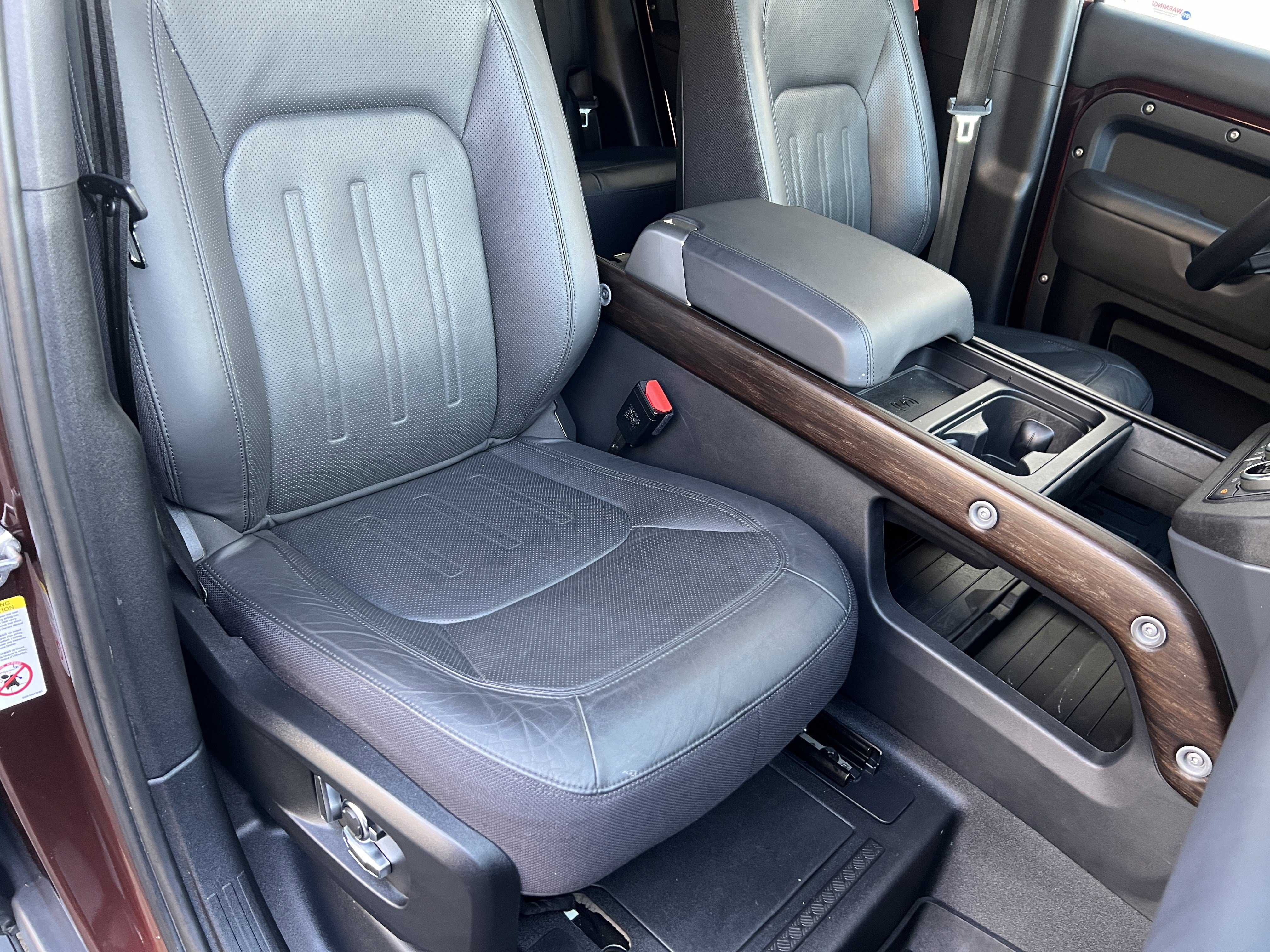 Used 2023 Land Rover Defender 130 X image 25