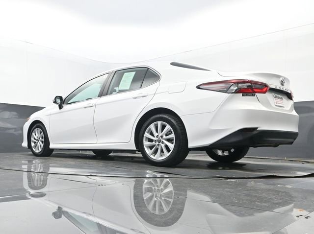 Used 2021 Toyota Camry LE image 26