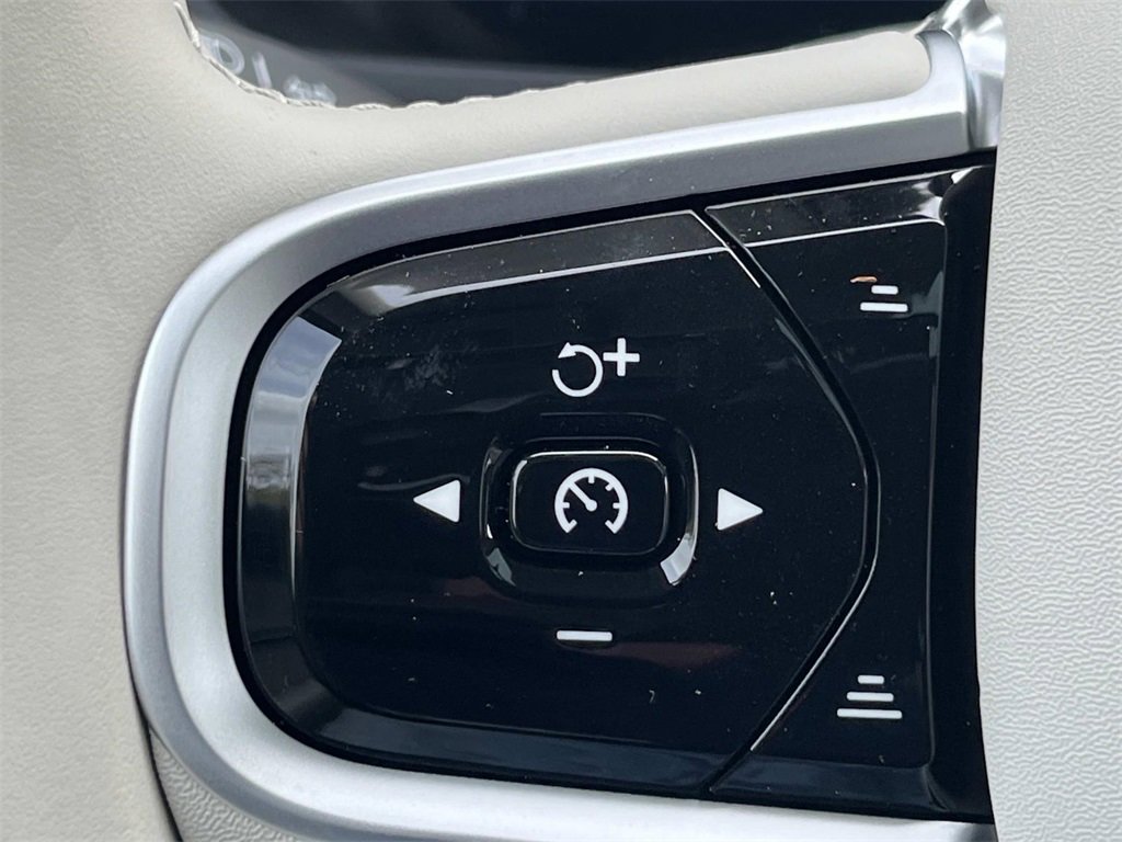 New 2026 Volvo XC90 B6 Ultra image 25