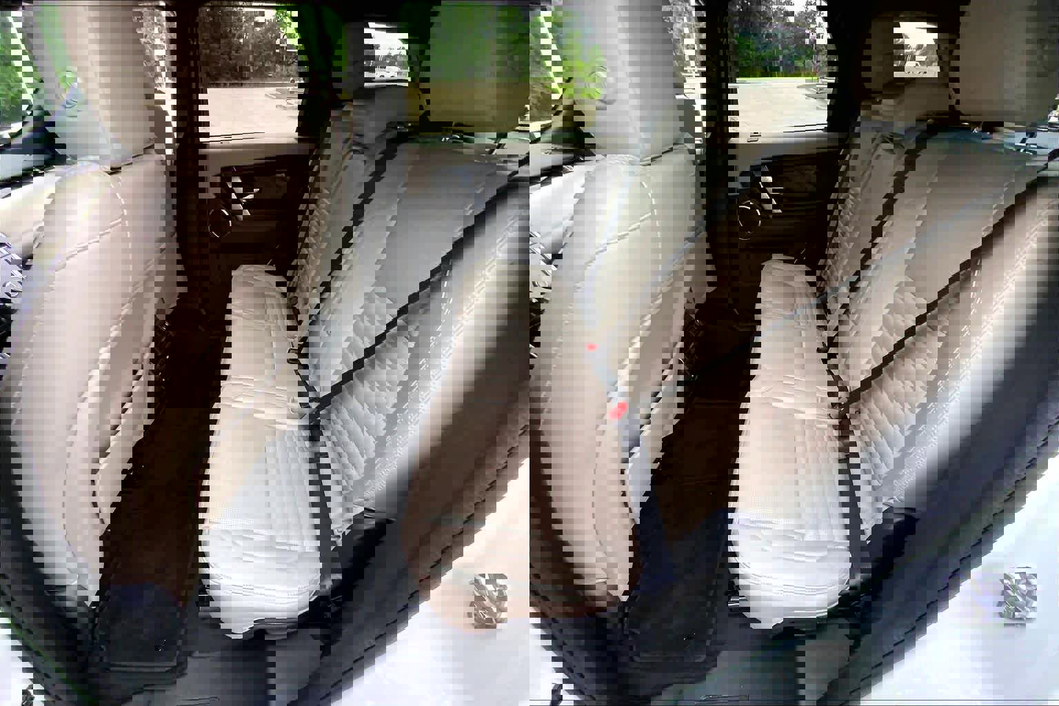 Used 2020 Land Rover Discovery Sport SE image 20