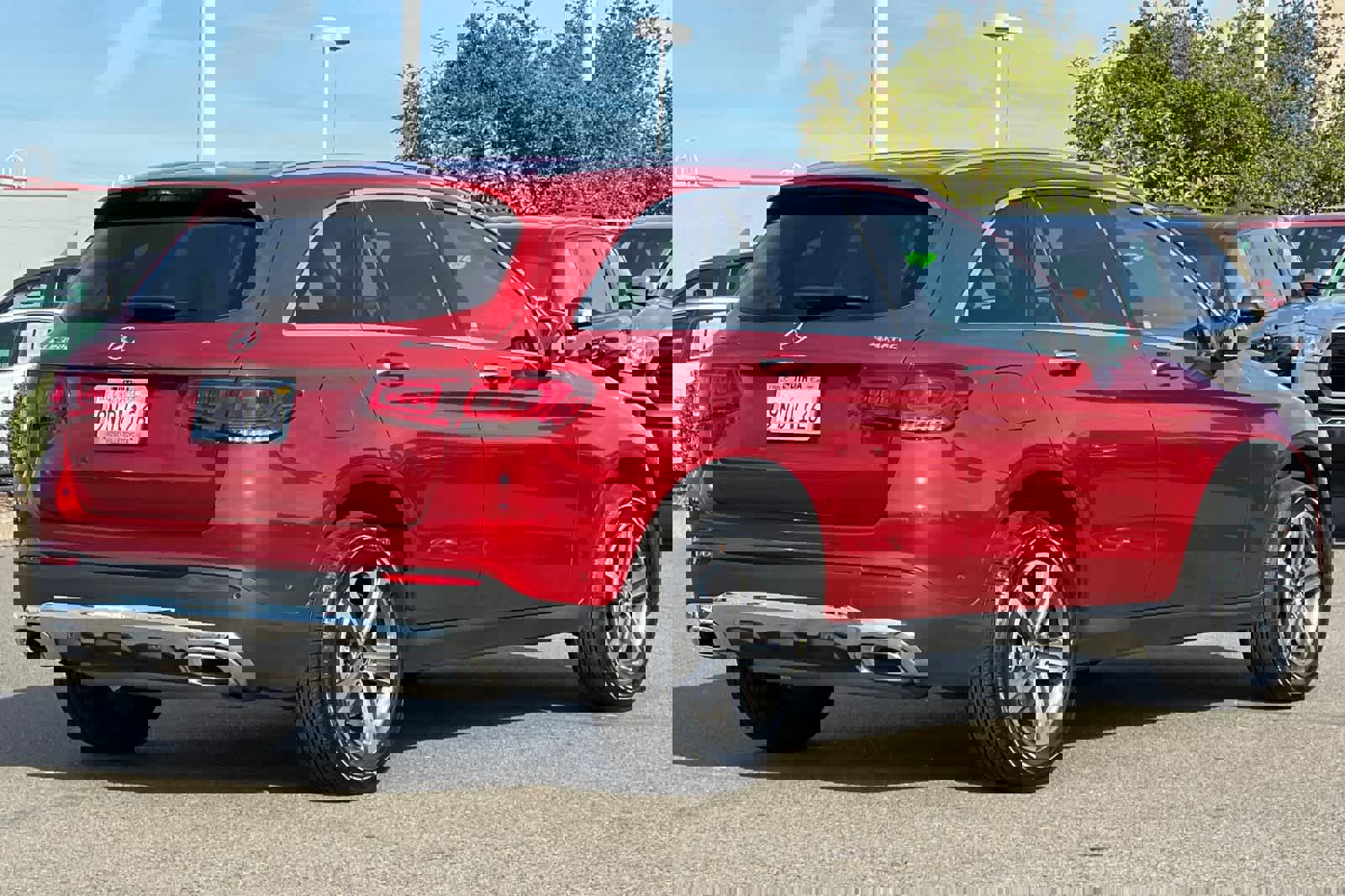 Used 2021 Mercedes-Benz GLC 300 4MATIC image 2