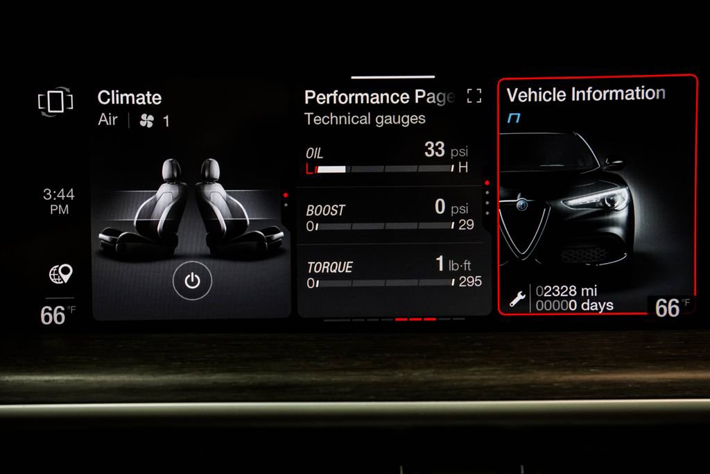 Used 2023 Alfa Romeo Stelvio Ti image 33