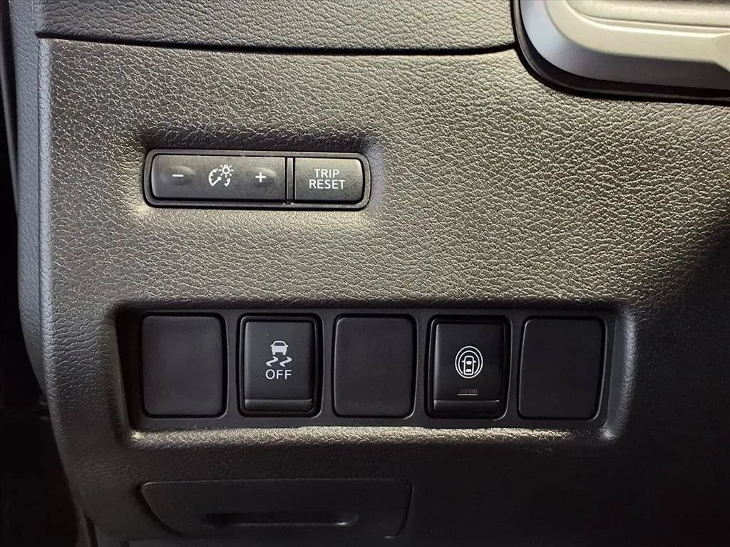 Used 2023 Nissan Murano SV AWD/4WD image 19