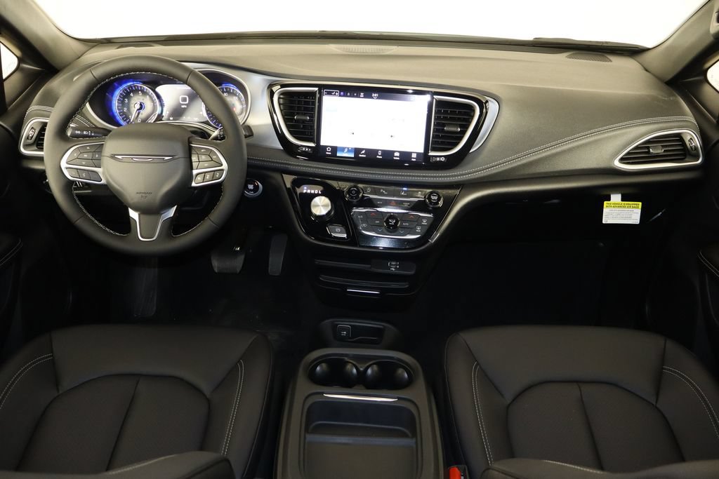 New 2027 Chrysler Pacifica Select FWD image 13