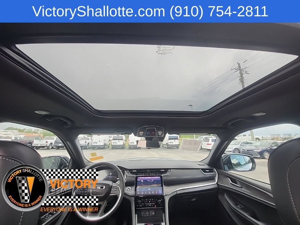 Certified 2025 Jeep Grand Cherokee Limited w/ Luxury Tech Group II AWD/4WD image 6