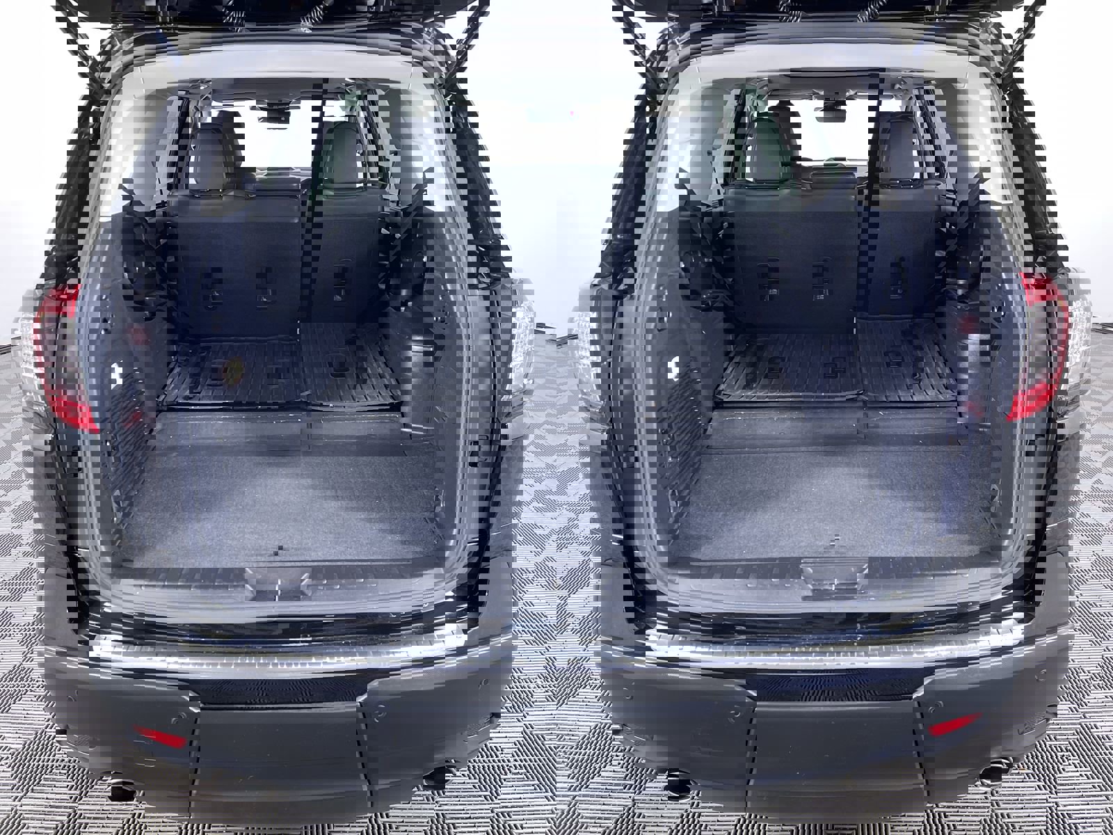 Used 2023 Subaru Ascent Limited w/ Technology Package image 26