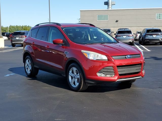 Used 2016 Ford Escape SE w/ Equipment Group 201A FWD image 2