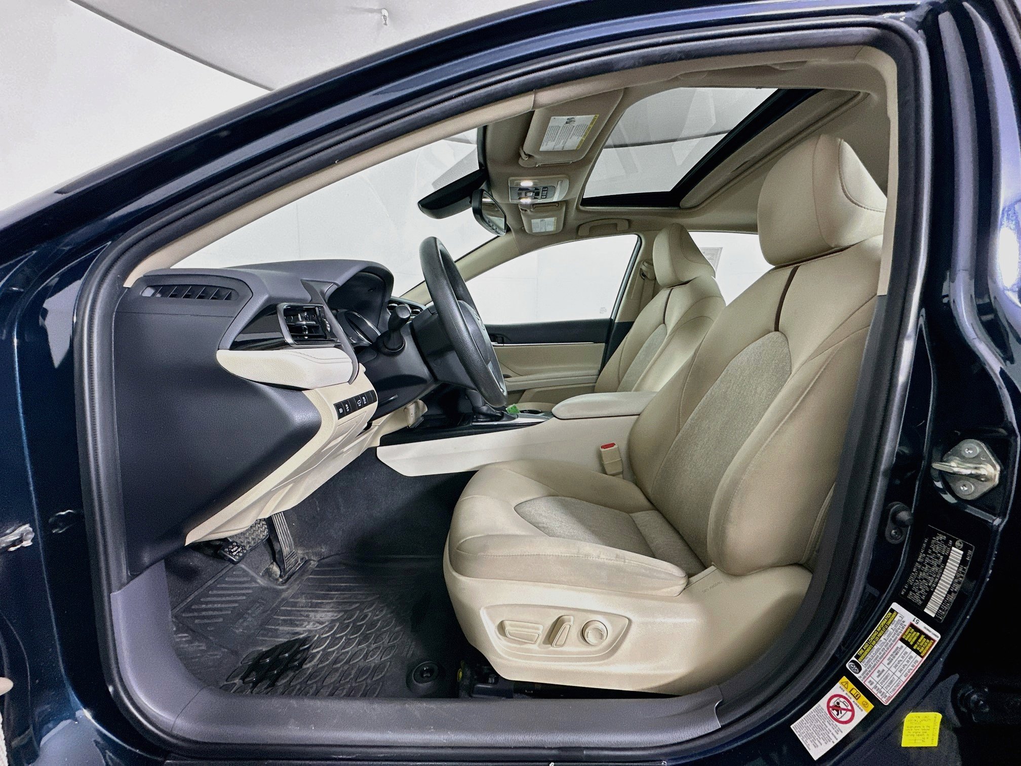 Used 2019 Toyota Camry LE w/ Audio Package FWD image 13